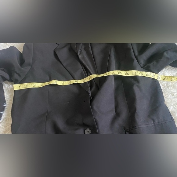 Aritzia Babaton Benchmark Blazer - Picture 8 of 9